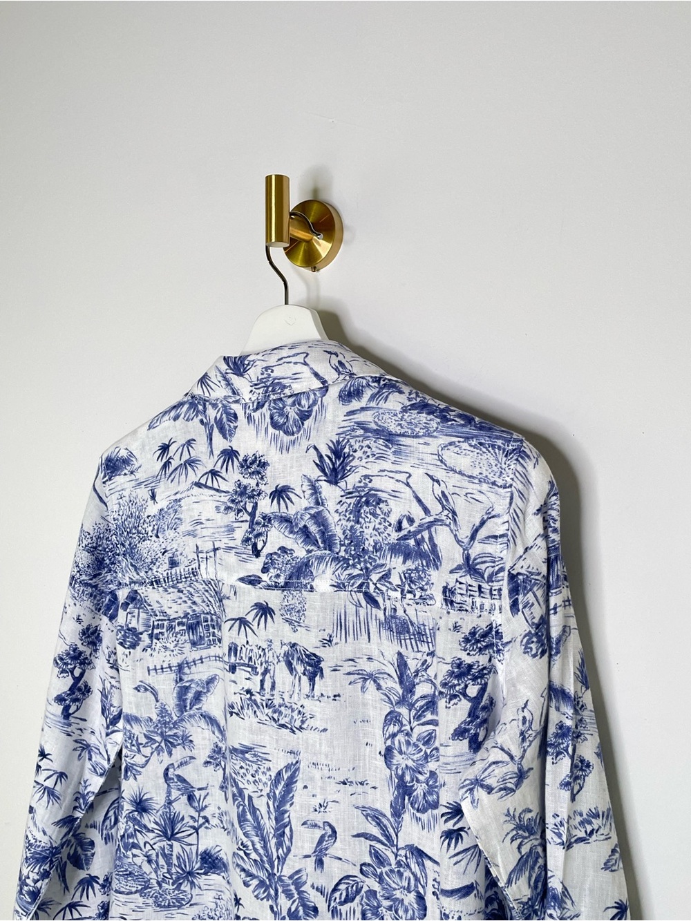 Resort | Joie Blue Toile Off White Linen Button Down | Relaxed Roll Tab Sleeve S - Picture 9 of 12